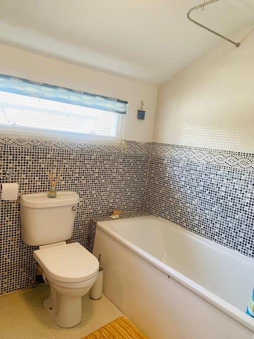 Funky 2 Bedroom Apartment In Town Centre Hastings Buitenkant foto